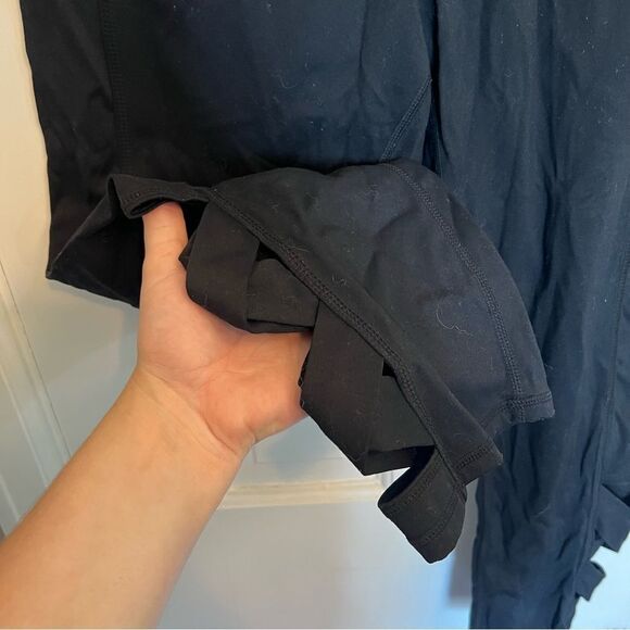 GAIAM Black High-Waisted Leggings with Criss-Cross Details - Picture 5 of 7